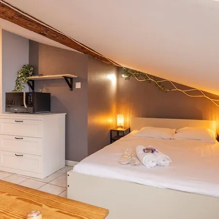 Le Perriere Yourhosthelper Apartmán